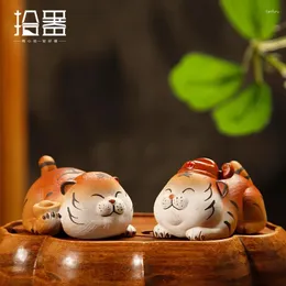 La boutique dell'ornamento di simulazione della tigre per animali domestici con sabbia viola Yixing Tea Pets può essere sollevata manualmente