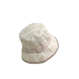 Chapéus de designer de verão para homens moda requintado praia balde chapéu mulher aba larga retro moda ornamento cappello simples ao ar livre fa0120 H4