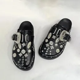 197 Kvinnor PMWRUN RIVETS PLATFORMATION SIPPERS Punk Summer Rock Leather Mules Creative Metal Fittings Casual Party Shoes Female Outdoor 240315 837