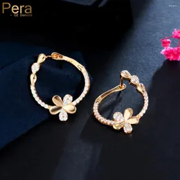 Hoopörhängen Pera Creative Flower Charm Cubic Zirconia Big Circle Earringing Engagement Party Jewelry for Women Accessories Gift E906
