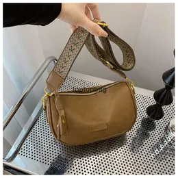 Designer Luxury fashion Tote Bags High end Small Bag Womens Bag 2023 New Fashion One Shoulder Crossbody Bag Versatile Broadband Pillow Bag