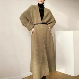 Kvinnors stickor Autumn Winter Women Long Sweater Coat Simplicity Fashion Elegant Belt Loose Lady Thick V-Neck Knit Cardigan