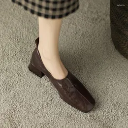 Casual skor fårskinn kvinnor platt vår loafers äkta läder Squaretoe Woman Quality Slip-On Vintage Lady Walk