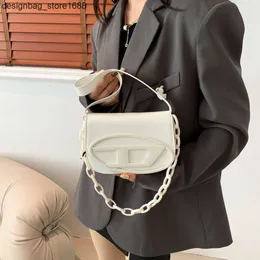 Borsa a mano Designer Fashion Brand Versione della borsa sottobraccio alla moda e personalizzata Super Hot Ding Versatile Temperamento Borsa a tracolla da donna