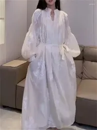 Casual Kleider Stickerei Weißes Langes Kleid Für Frauen Frühling 2024 Französisch Laterne Hülse V-ausschnitt Lose Chic Elegante Fairycore