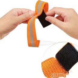 PVC riflettente unisex copertura della carta braccialetto porta carte d'identità sacchetto della carta braccio ID distintivo bracciale impermeabile elastico Cvenient regolabile I9eE #