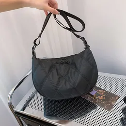 Designer Luxury fashion Tote Bags Netizen Large Capacity Bag 2024 New Trendy and Simple Crescent Bag Versatile Texture Soft Face Crossbody One Shoulder Dumpling Bun