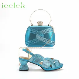Sıcak satış gök mavisi bayanlar peep toe ile kristal tasarım sandalet ile çanta seti kadınlar için düğün pompası