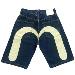 Shorts jeans pretos de estampa gótica verão americano retro solto y2k shorts de hip-hop shorts casuais para homens 240420