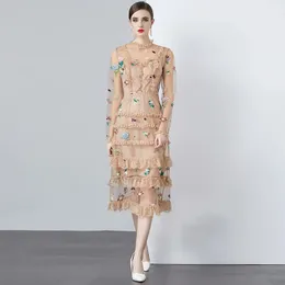 女性の基本的なカジュアルドレス刺繍の花のフリルケーキドレス女性oneck luxury formancury evening gown prom long vestidos 2024