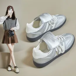 Skor flytande silver moraliska träningskor låg topp sport casual sneakers runda tå tunn rem nisch läder kvinnor lägenheter chaussure femme