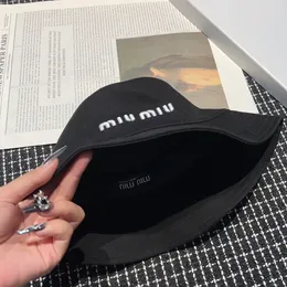 muimui hatt 24 år ny lyxig lägenhet hink hatt officiell webbplats 1: 1 breda randen hattar