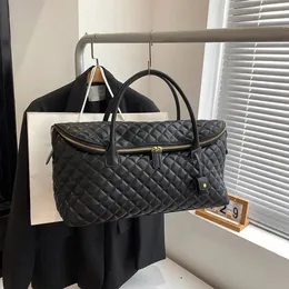 Stor tote 56 cm väska toppkvalitet totes väskor kvinnor fällbara handväskor resväska axelbutik casual bagage väskor duffle cowhide läder avtagbar rem