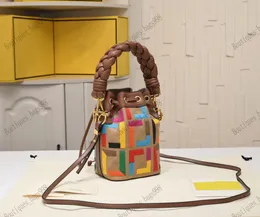 Designer Bag Bucket Handbag Luxury Girls 'Shoulder Bag Två storlekar Topp Solid Color Bag med Chain Fashion Square Real Pickup Buckle Stor kapacitet.