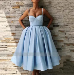 Elegante blaue kurze Heimkehrkleider, herzförmiger Spaghettiträger, Satin-Partykleider, knielang, plissiert, A-Linie, Ballkleider 4988642