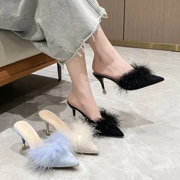 Sommer Neue Sexy Feder Sandalen Frau Hausschuhe High Heels Pelz Stiletto Kappe Schutz Maultiere Dame Rutschen Schuhe Mode