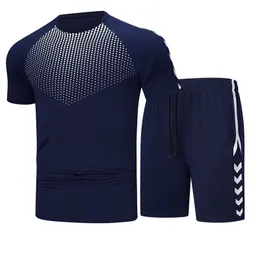 Fritidsfotbolluniformer Män fotbollsuppsättning tomma kits Teamträning kostymer andningsbar futbal skjorta och springa shorts 240318