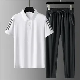 Polo skjorta byxor 2024 Sommar mode trend is silkes kostym herrar avslappnad avslappnad bekväm andningsbar twopiece set 240422
