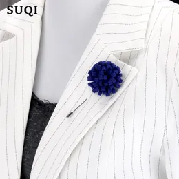 Broches suqi elegante tecido de lã de lã rosa crisântemo para homens e mulheres moda moda vintage azul pinos acessórios