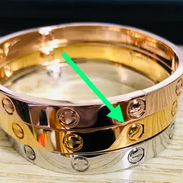 Designer Love Armreif Größe 16 bis 20 cm T0P Material für Frauen Designer Mann Goldmangel vergoldet 18k Die Schrauben stimmen mit der europäischen Größe 025a überein