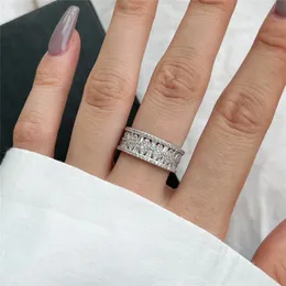 Anelli di fasce di diamanti da 8 mm di lusso per donne gioielli 925 Ring Designer Sterling Silver Ring Woman Parte