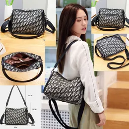 مبيعات Women Losttle Bag Loft and Light Left Jacquard Messenger Bag Daily Joker Black Color Matching Handbag Personal Personal Joker Backpack 881#