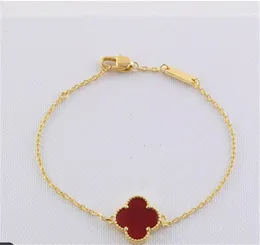 Womens Fashion Charm Bracelets Designer Fourleaf Clover Bracelet 2019 New Luxury2020 Gold Silver Bracelet For Womens1532236