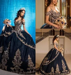 2021 Navy Blue Bling Quinceanera Dresses Ball Gown Off Shoulder Gold 자수 수정 구슬 Open Back Sweet 16 vestido de 15 ano9054260