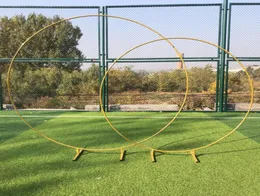 Personalizza decorazioni per matrimoni fai -da -te con anello in ferro battuto arco sfondo a palo a palo singolo prato da esterno shelf flow shelf di seta stand2389716