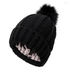 Caps de gorro de gaiolas 2022 Setin cetim ladeado gorro de malha chapéu acrílico chapéus de inverno quente para homens homens forro de seda moda suave