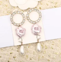 2023 Luxury Quality Charm Drop Earring With Diamond and Nature Shell Beads Flower Deisgn in Pink Color Have Box Stamp PS7961A1645050