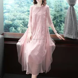 민족 의류 2024 중국 스타일 자수 개선 된 Cheongam 드레스 여자 봄 여름 레트로 라운드 칼라 반 소매 긴 W407