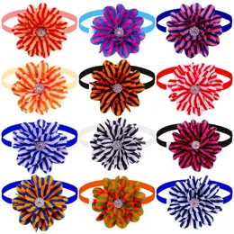 Abbigliamento per cani 50pcs Flower Wow Tiet Rhinestone Stripe Pet Bowtie Collar per cani che cura accessori per gli accessori piccoli piccoli