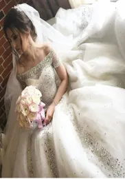 2017 abiti da sposa in cristallo a sfera di cristallo dalla spalla scollatura in tulle a spalla sopra la scollatura a cuore a maniche corte tulle da sposa G6023772