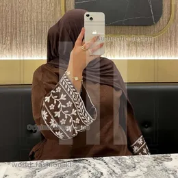 Designer Fashion Ethnic Clothing Cotton Linen Stängt Abaya Dubai Luxury Floral Embroidery Abayas för kvinnor Muslimsk kalkon Hijab klänning Ramadan Islamiska KAFTAN 772