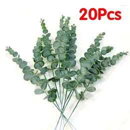 装飾的な花20pcsグリーンシミュレーションユーカリプトシングル人工ユーカリ葉植物