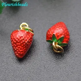 Partihandel 20 st guldpläterad söt frukt Small Red Strawberry Emalj Metal Charms för armband Önhängen Halsbandsmycken Making 240424