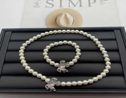 Designer Mius Fashion Armband Simple Bowknot Freshwater Pearl Necklace Studded Armband3903316