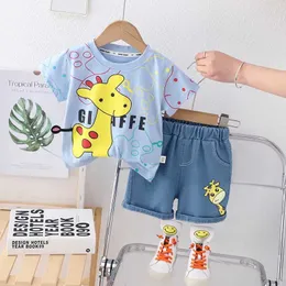 Set di abbigliamento Nuovi vestiti per bambini estivi abiti per bambini ragazze giraffe t-shirt cortometraggi 2 pezzi/set di costumi casual per bambini