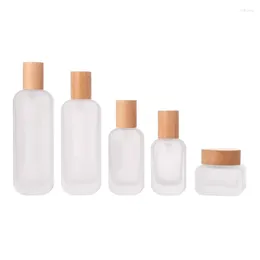 Garrafas de armazenamento 8pcs essência quadrada vazia loção de essência 50ml 100ml 120 ml de garrafa de mamadeira reabastecida tampa de madeira 50g jar