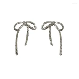 Kolczyki stadninowe Vintage Bowknot Studs for Women Silver Color Ear Wiselant Korean Fashion Fręg 2024 Biżuteria