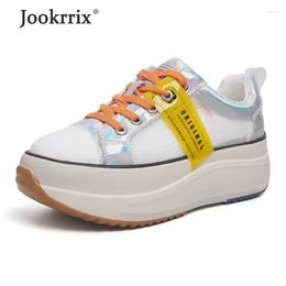 حذاء اللياقة البدنية jookrrix 2024 نساء الصيف أنثى شبك الأزياء غير الرسمية زيادة 5 سم مكتنزة أحذية رياضية سيدة comfortabel ZD2762