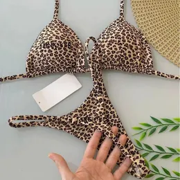 Qinjoyer badkläder kvinnor leopard tryck bikini biquini brasilian 2 bit set sträng simning strand slitage 240426