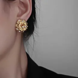 Dangle Kronleuchter eingelegter Strassfaltblumenohrringe für Frauen Mode Ohrringe Elegante High-End-Charmhingendmark Gold Plattierschmuck Schmuck