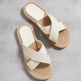 Handmade Ladies Home Slipper Hemp Straw Women Sandals Casual Outdoor Cross Slipper Female Summer Beach Wear Flat Heel Shoes 240422