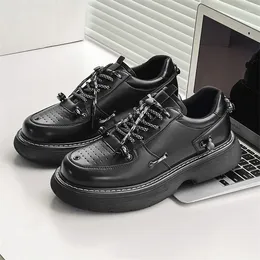 Sapatos casuais Men Moda de luxo Original Couro respirável Black Trend Platform Shoe Designer Youth Street Sneakers Footwear Man