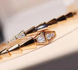 2024 Bracciale di serpente in stile diamanti di qualità classica di lusso con Bijoux di gioielli di design aperti con diamante per la donna famosa festa di nozze ha box pS4898 Q6