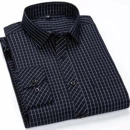 Mens Classic Standard-Fit Plaid/Striped Social Office Dress Shirt Single Patch Pocket Lång ärm Formell Business Basic Shirts 240416