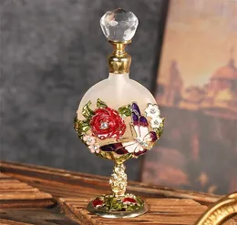 Butelka perfum 1PC 7 ml pusty vintage złoty pojemnik na szlam z masłem róża wytłoczona dekoracje krystaliczna czapka napełniana narzędzie urody 220902367796