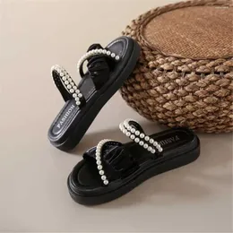 Slippers رقم 38 Open Toe Women للجنسين Flip Flops Super تقدم أحذية Sandal Kids Girl Sneakers Sport Seal's Year's Seal's